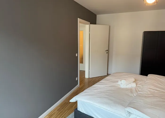 1br, Train Station, Central, Modern 公寓 *