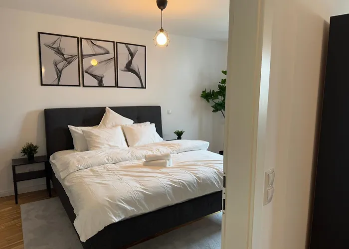 1br, Train Station, Central, Modern 公寓 *