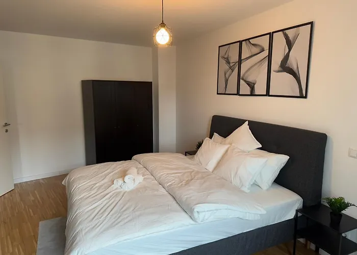 1br, Train Station, Central, Modern *