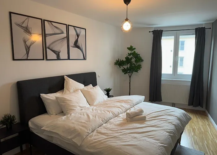 1br, Train Station, Central, Modern 公寓 *